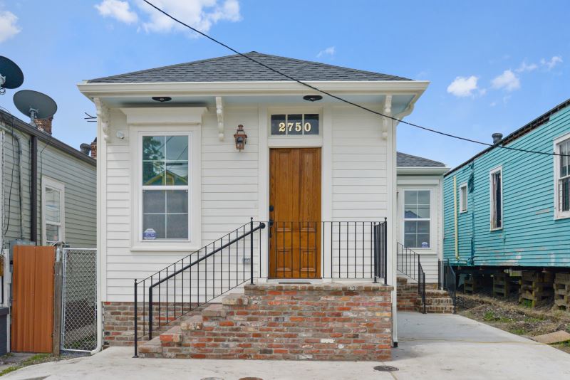 2750 St Ann front