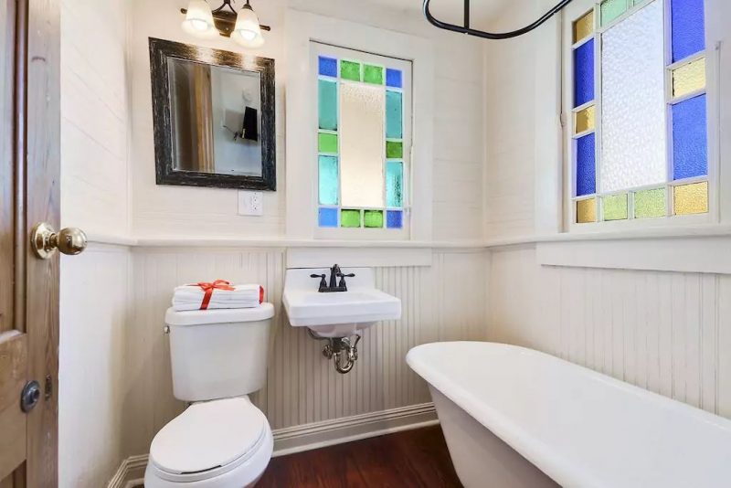 Full bathroom