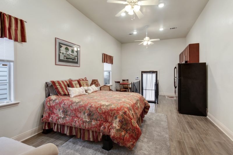 Studio 1 bed